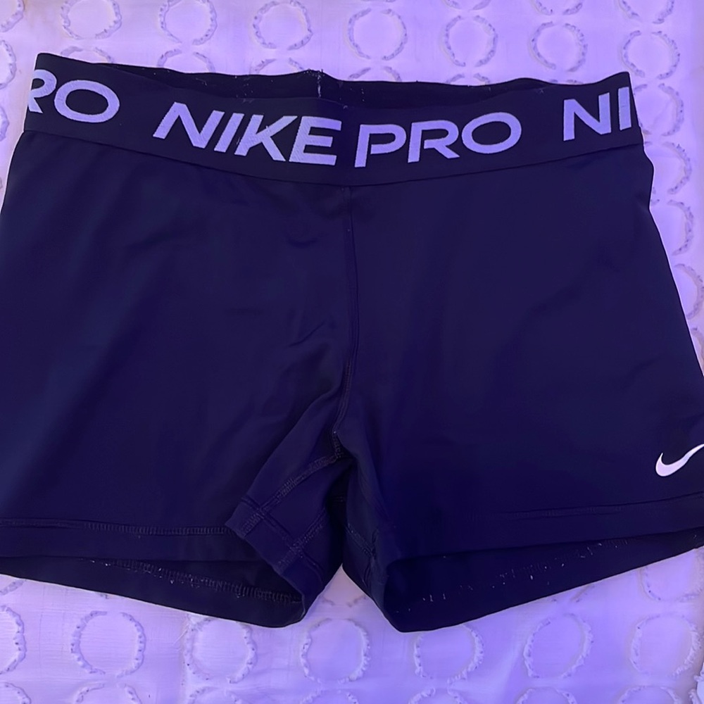 Black Nike pro large shorts